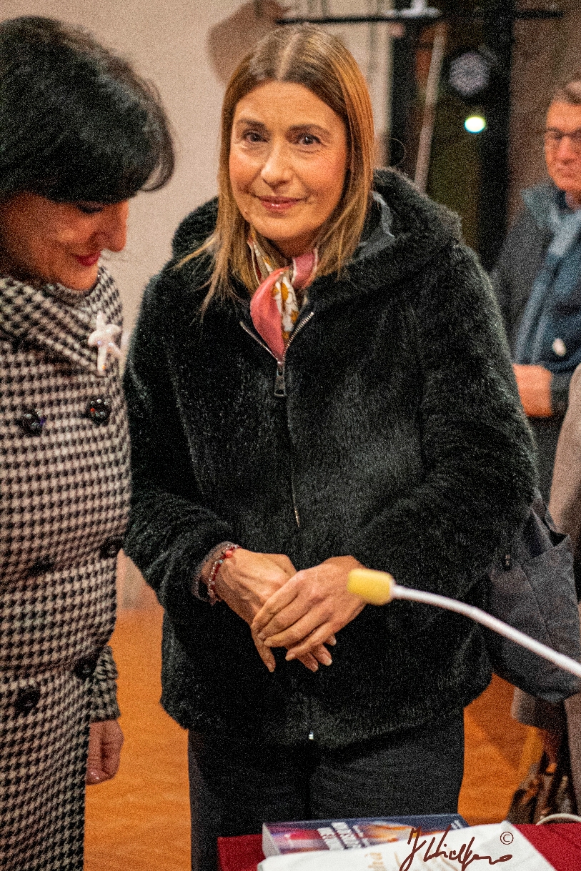 Claudia Koll: Rassegna fotografica di Fabio Niceforo | Parrocchia di Gesù  Risorto